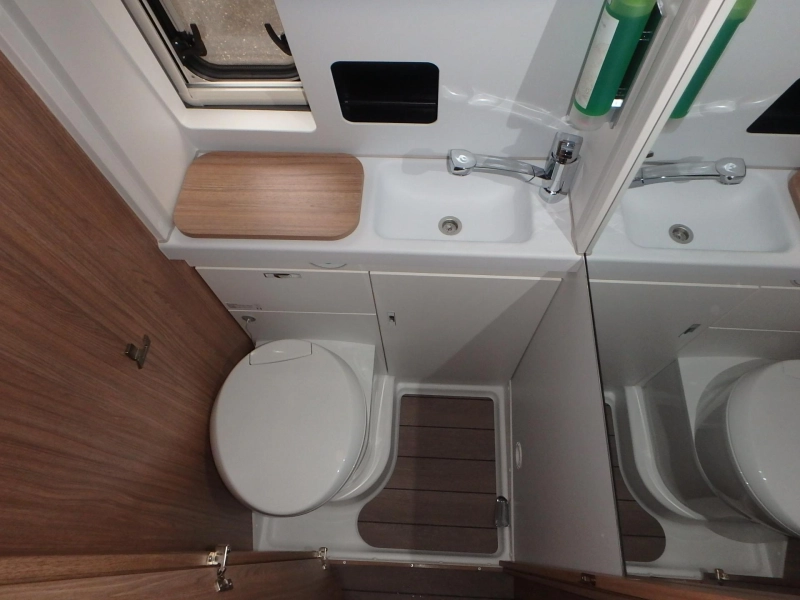 Weinsberg CaraBus 630 ME  foto: 19