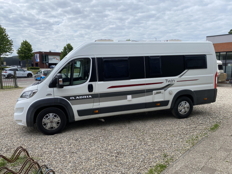 Adria Twin 640 SLX camas individuales como nuevas foto: 3