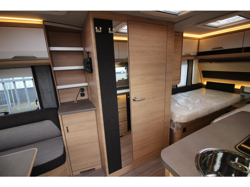 Knaus Sudwind Black Selection 460 EU AIRCO AKTIE JULI MAAND  foto: 7