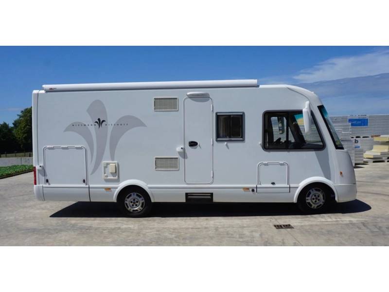 Niesmann+Bischoff Arto 69 L Sachs Automaat  foto: 19