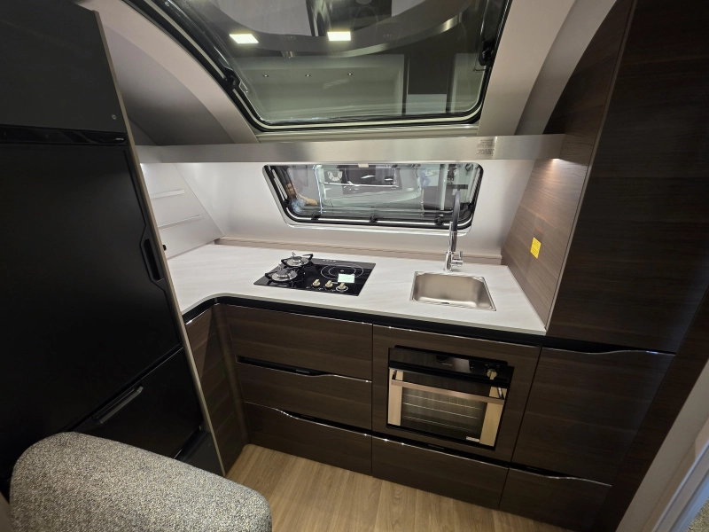 Adria Alpina 663 HT Foto: 5
