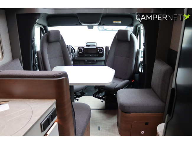 Hymer BMC-T 680 170pk Automaat | Premium pakket | Lengtebedden | Gescheiden douche | Hymer SLC Chassis | Nieuw uit voorraad leverbaar foto: 9