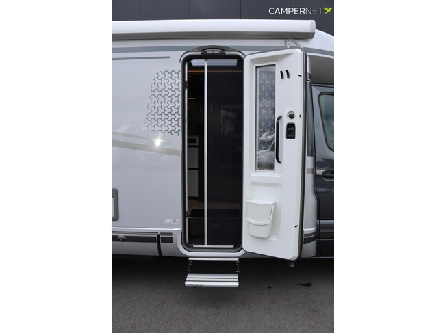 Hymer BMC-T 680 170pk Automaat | Premium pakket | Lengtebedden | Gescheiden douche | Hymer SLC Chassis | Nieuw uit voorraad leverbaar foto: 5
