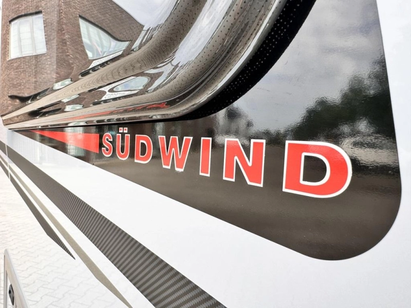 Knaus Sudwind Black Selection 460 EU Red Edition Foto: 1