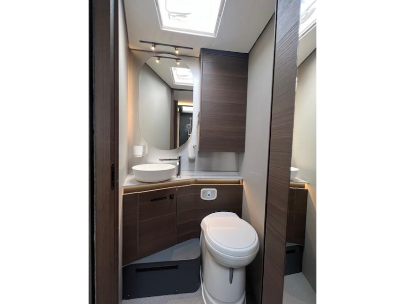 Adria Supersonic 780 DC Lage KM-stand compleet  foto: 14