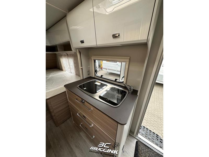 Bürstner Averso Plus 520 TL - ENKELE BEDDEN  foto: 7