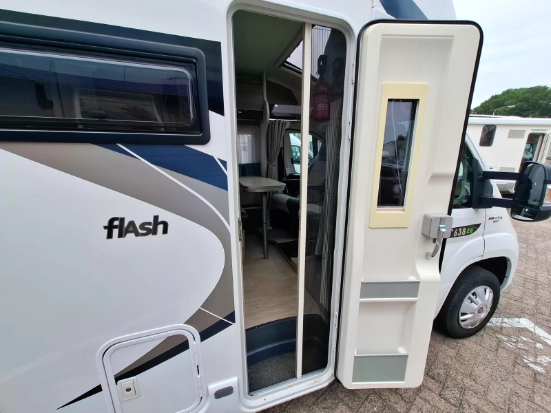 Autocaravana Chausson Flash 638 EB NL (NAP) foto: 2