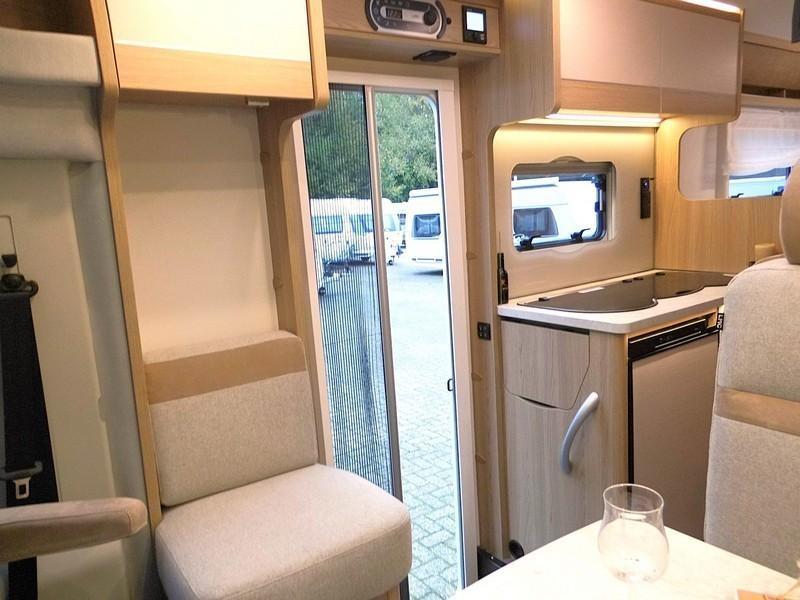 LMC Cruiser V 646 G DEMO MET LEVELSYSTEEM !  foto: 19