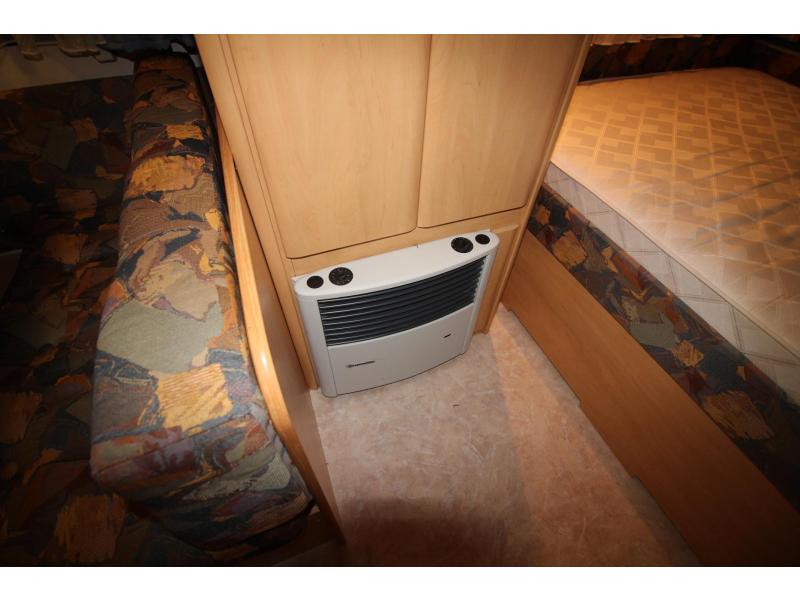 Hobby De Luxe 400 SF Voortent + voortentluifel  foto: 15