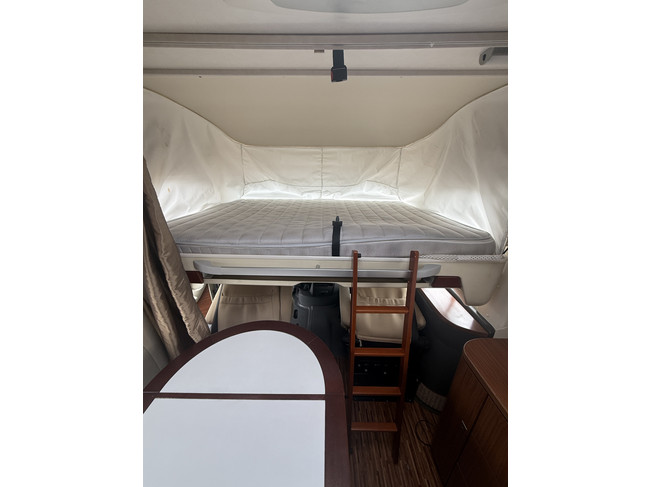 Hymer S 790 150 PS sehr luxuri&ouml;se Ausf&uuml;hrung franz&ouml;sisches Bett + Hubbett XXL K&uuml;hlschrank Backofen Markise Leder Klimaanlage Kamera TV elektr. Satelliten-TV gro&szlig;e Garage Foto: 22