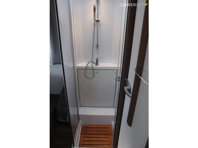 Carado T449T Edition26 165cv Autom&aacute;tico | Cama Queen | Chasis Maxi | Toldo | Bi-Xen&oacute;n | Ducha separada | Nuevo disponible en stock foto: 22