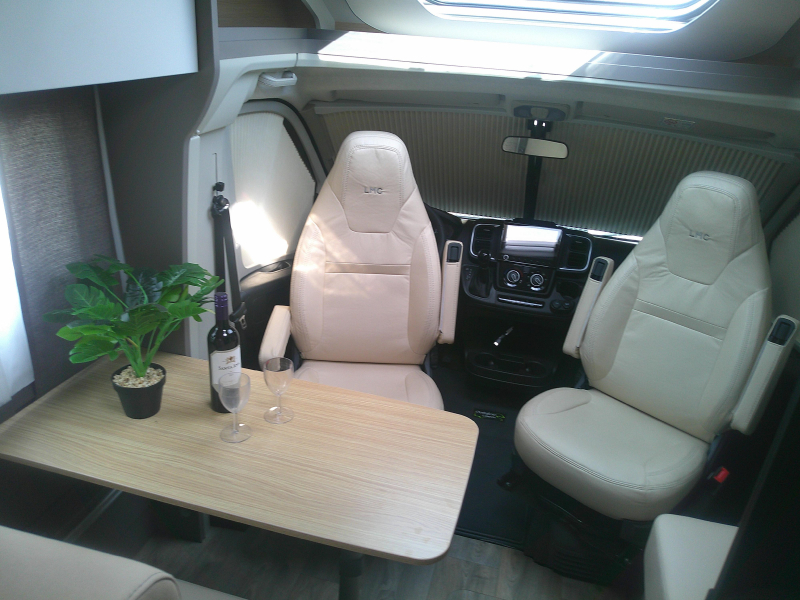 LMC Tourer 660 G 70-Years automaat  foto: 4