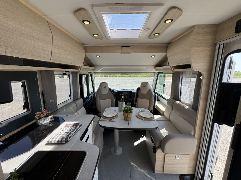 Rapido I 886 F Automaat Queensbed Hefbed  foto: 14
