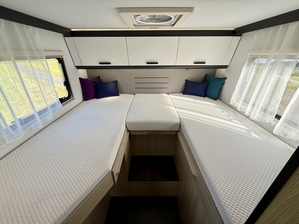 SUN LIVING S-SERIES S 65 SL photo: 7