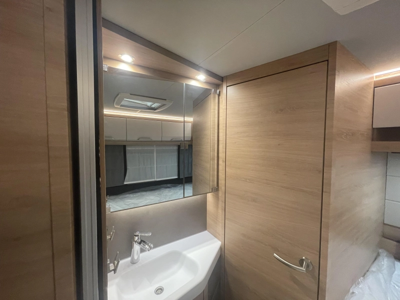 Knaus Sudwind Black Selection 500 PF Kopkeuken, Uniek!  foto: 13