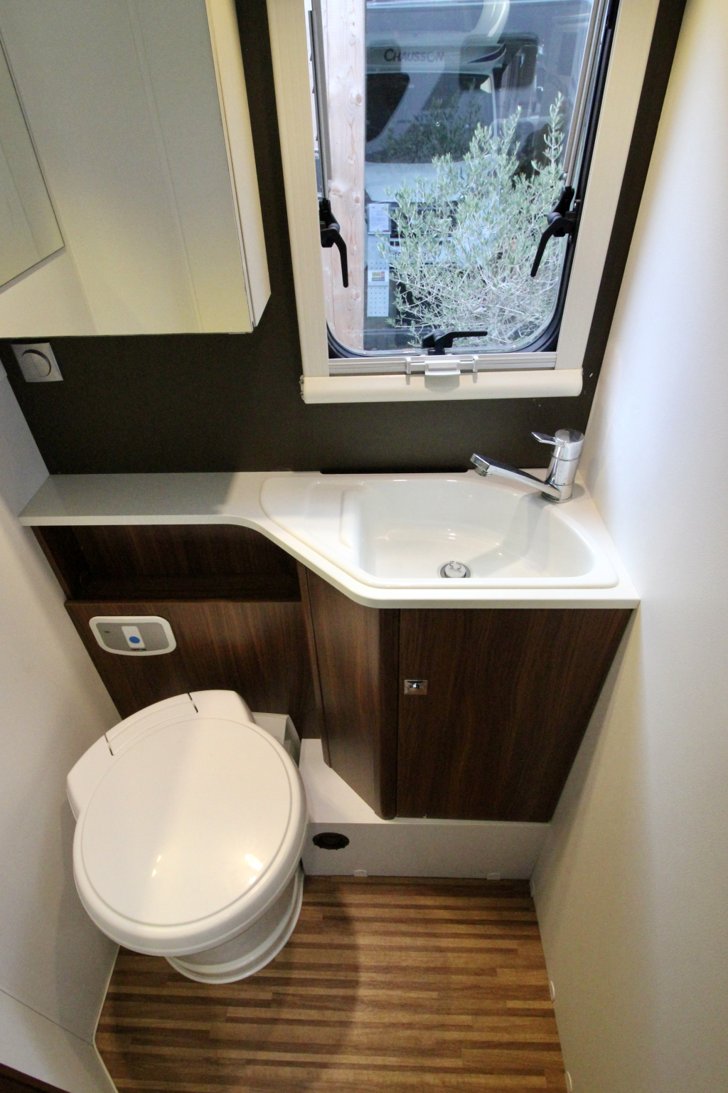 Adria Matrix M670SL foto: 12