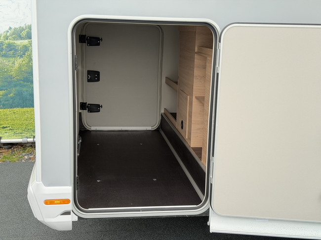 Knaus Live Wave 650 MEG Black Select Foto: 7