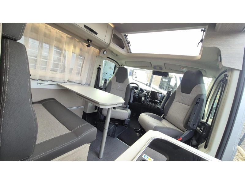 Bravia Mobil SWAN 636 180HP Automatic FullOption photo: 13