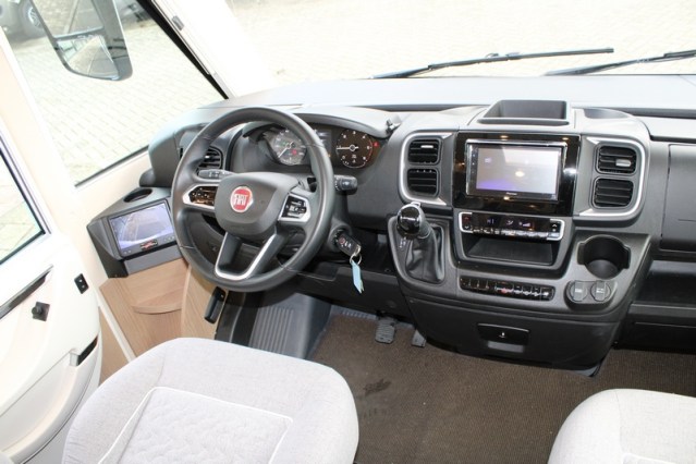 Robusto Carthago Integral Malibu I 460 LE Fiat AUTOM&Aacute;TICO 180 CV camas individuales y cama abatible (118 foto: 21