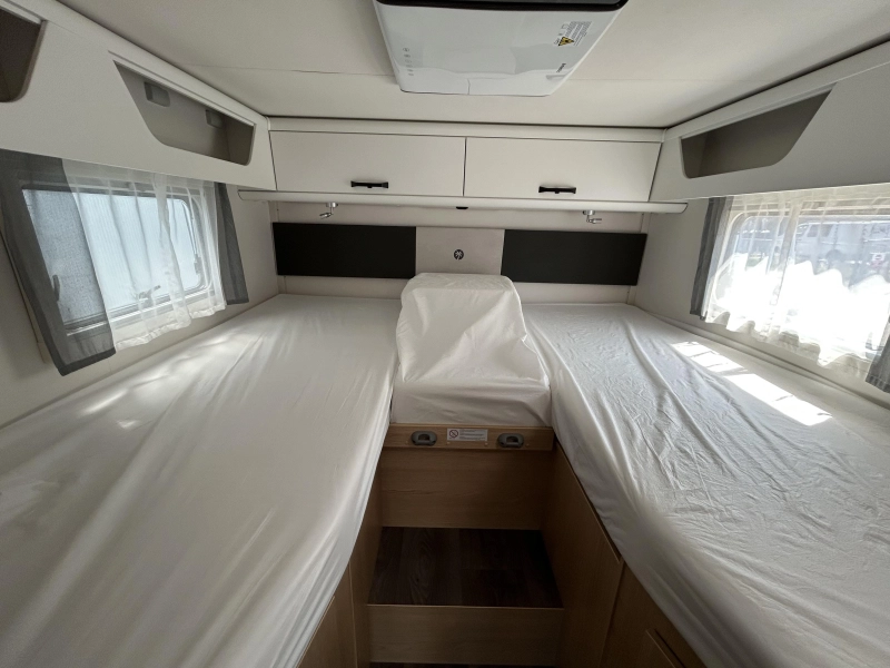 Sunlight T 68 Adventure Edition + Drop-down bed & Air conditioning photo: 2