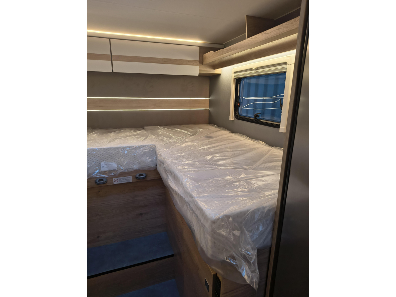 Dethleffs Just Camp T 6812 EB Active - automaat  foto: 13
