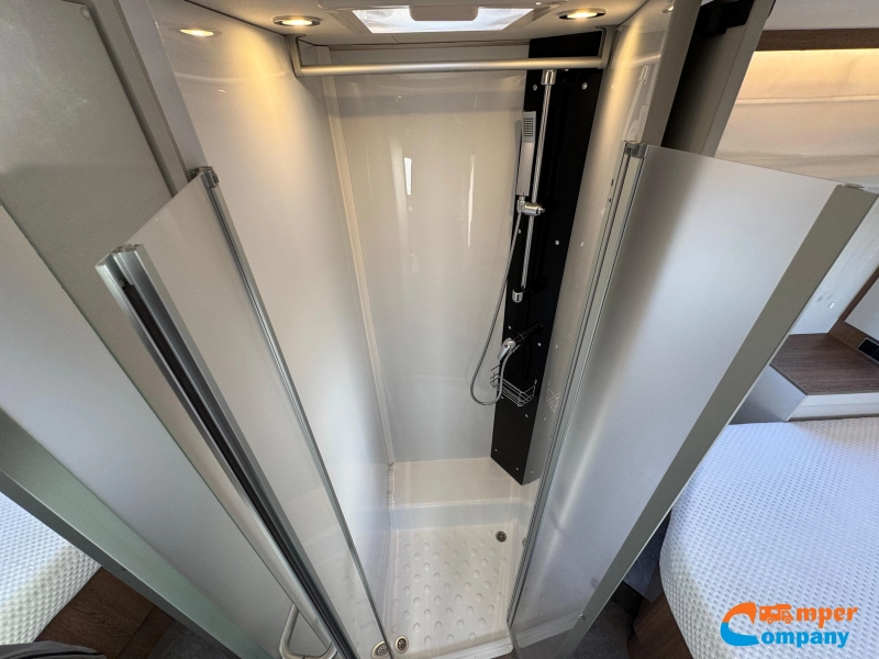 Dethleffs Trend T 7057 DBL Queensbed / Truma Combi E  foto: 18