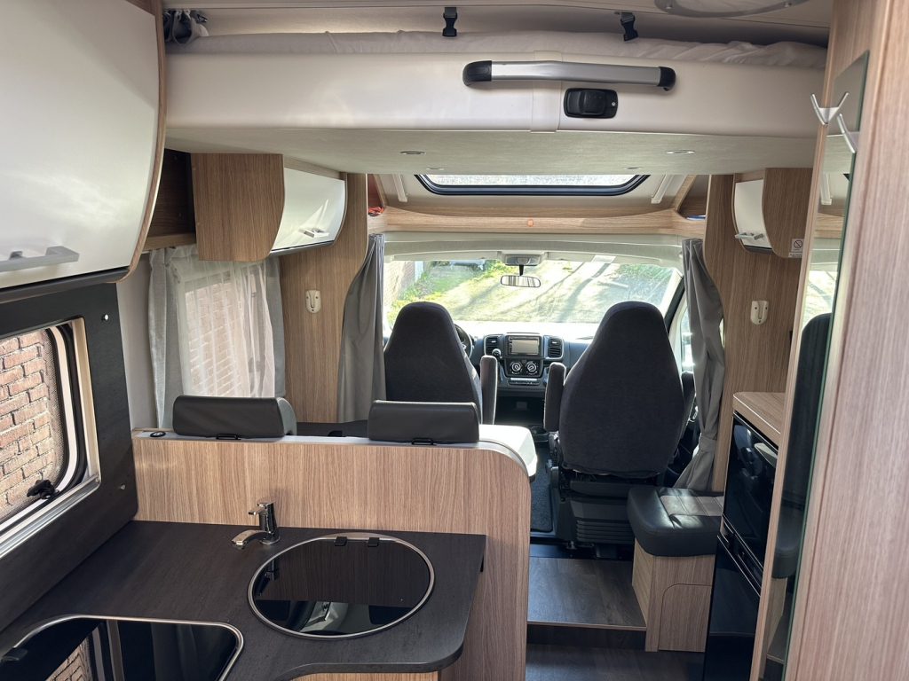 Sunlight T67S Autom&aacute;tico Adventure Camas Individuales foto: 14