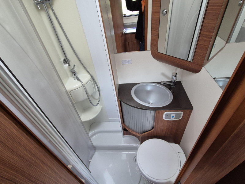 Adria Compact 660 SPX Querbett 1. Besitzer 2016 Foto: 15