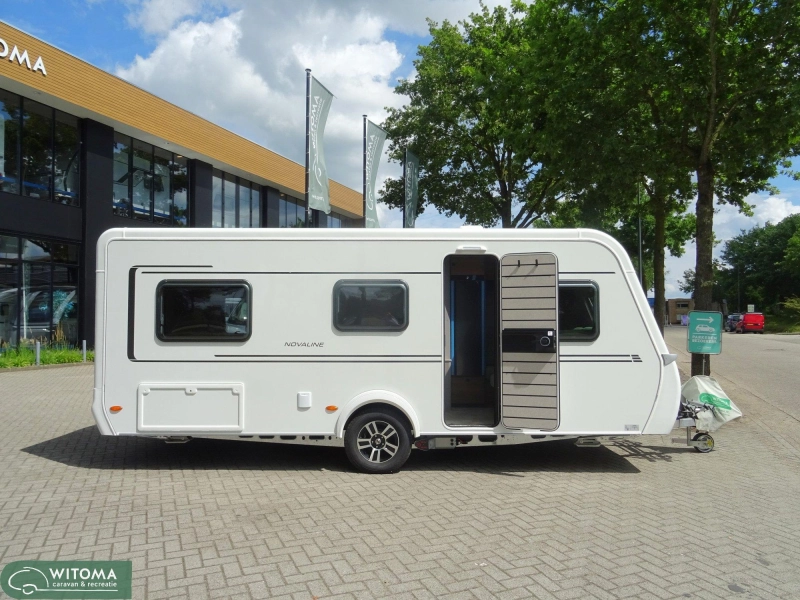 Eriba Novaline 495 Op show  foto: 22