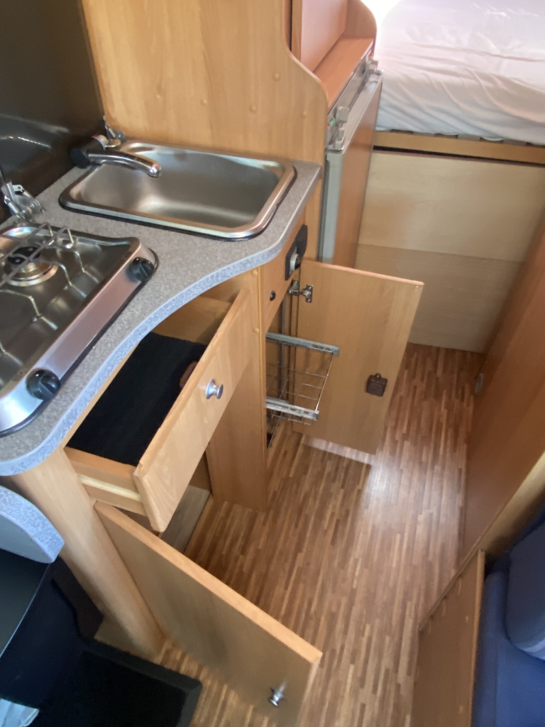 CI Mizar Garage Living 3.0 MultiJet 180 PK, Alkoof, Dwars-bed achter, Garage, Motor-airco, Zeer compleet, 1e eigenaar, Bj, 12 – 2007. Camper centrum on the road Marum  foto: 15