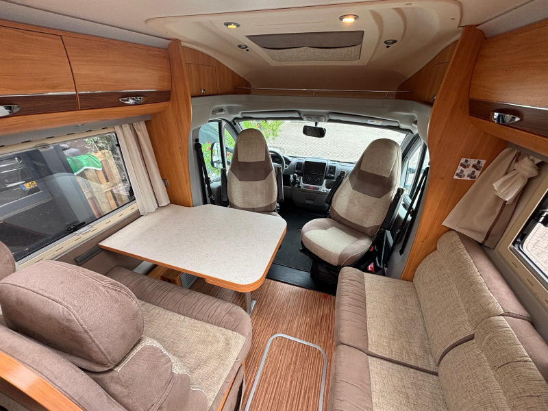 Adria Coral S 680 SP 2010 POPULAR + ESPACIOSO foto: 1