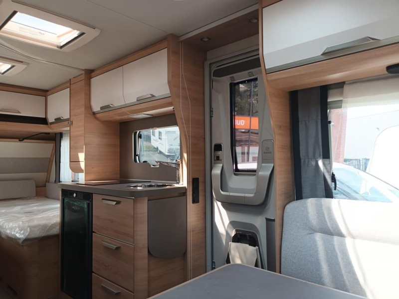 Knaus Sudwind Black Selection 460 EU  foto: 2