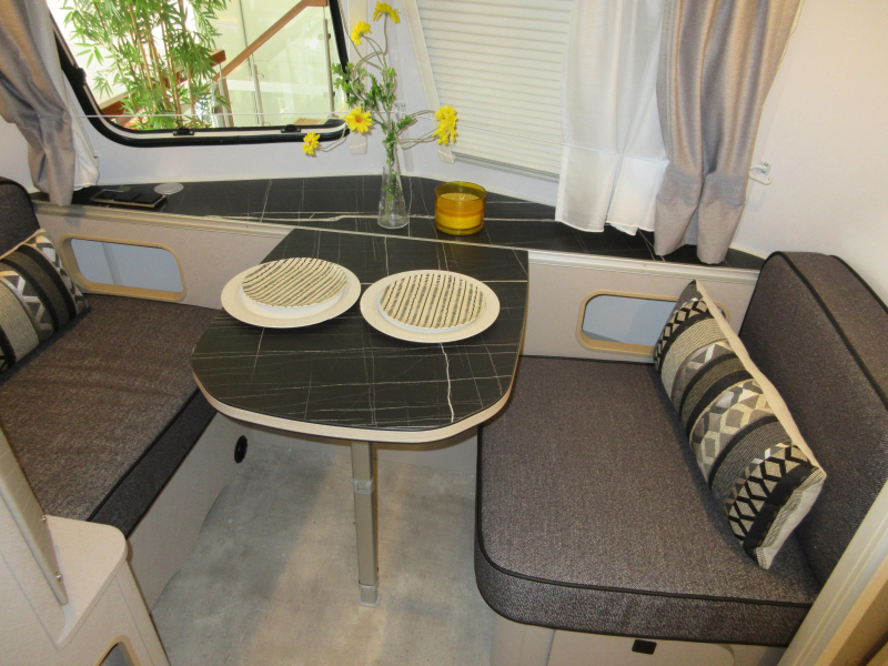 Eriba Touring Silver Editie 542 210 BREED/ENKELE BEDDEN!!  foto: 8