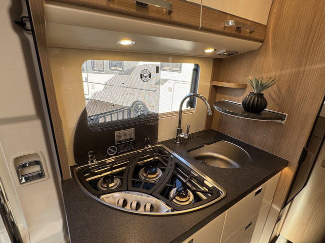 Carthago T 430 KB LE 140 pk AUTOMAAT 9-Traps Euro6 Fiat Ducato **Enkele lengtebedden/4 zitplaatsen/Luifel/32