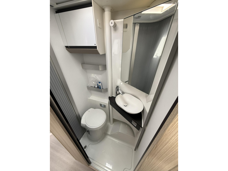 Adria Compact Supreme DL Face-to-face - Autom&aacute;tico foto: 20