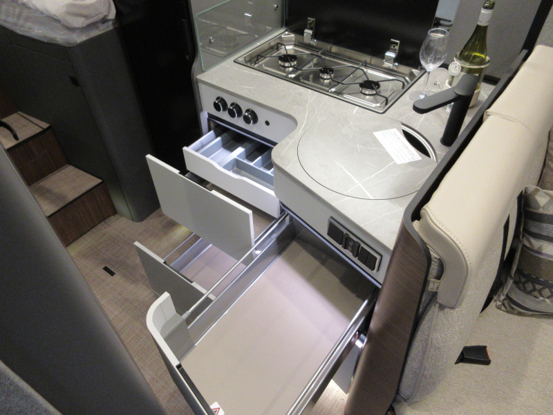 Hymer B-MC T 600 SLC double floor photo: 10