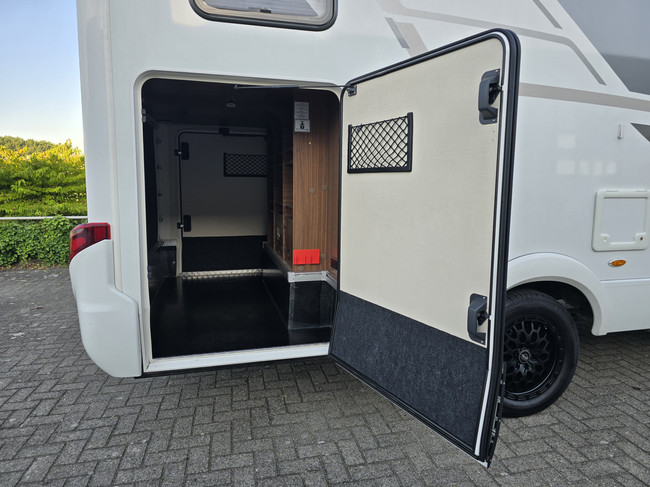 Hymer ML-T 620 163 PK AUTOMAAT 45.588 KM 4400 KG BOMVOL 12 MAANDEN GARANTIE MERCEDES SPRINTER 416 CDI LENGTEBEDDEN SOLAR 18 INCH ALUVELGEN foto: 5