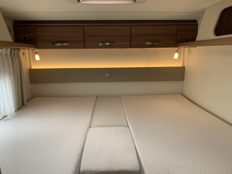 Weinsberg CaraSuite 700 ME - 5 Personen - Automatik Foto: 15