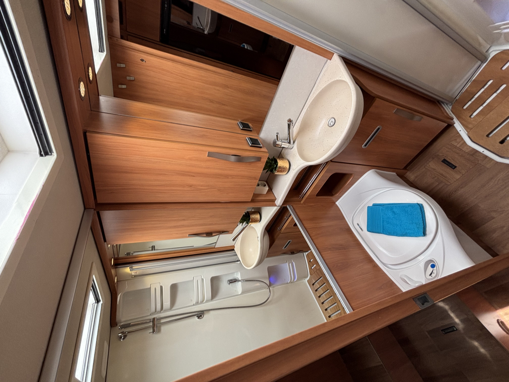 Hymer ML-T 580 CAMAS INDIVIDUALES AUTOM&Aacute;TICO MERCEDES C&Aacute;MARA 6.99M foto: 9