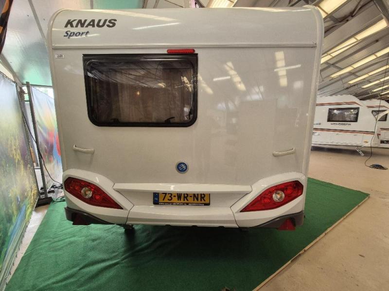 Knaus Sport 420 QD zakluifel met zijwanden  foto: 10