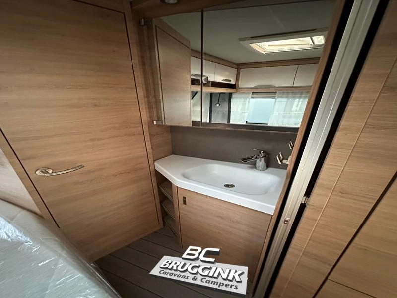 Knaus Sudwind Black Selection 500 FU Frans Bed Vloerverwarmin  foto: 7