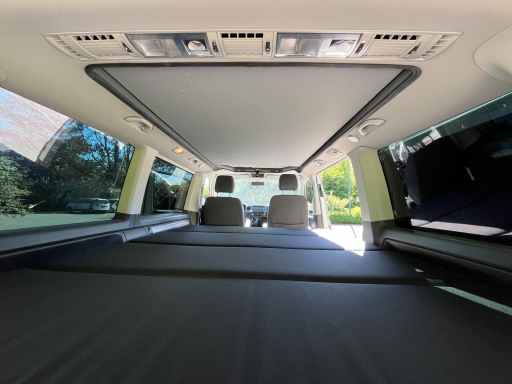 VOLKSWAGEN MULTIVAN STARTLINE photo: 12