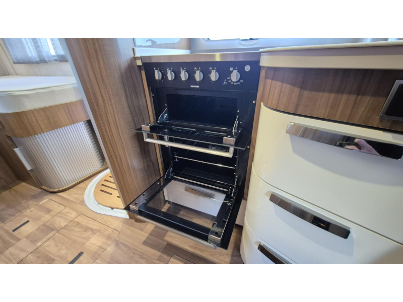 Hymer B678 PremiumLine 25833 KM / Nieuwstaat !  foto: 11