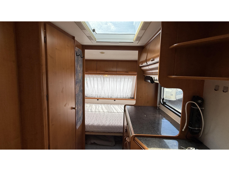 Hobby Excellent 470 Rundsitzbett Toilette Foto: 2