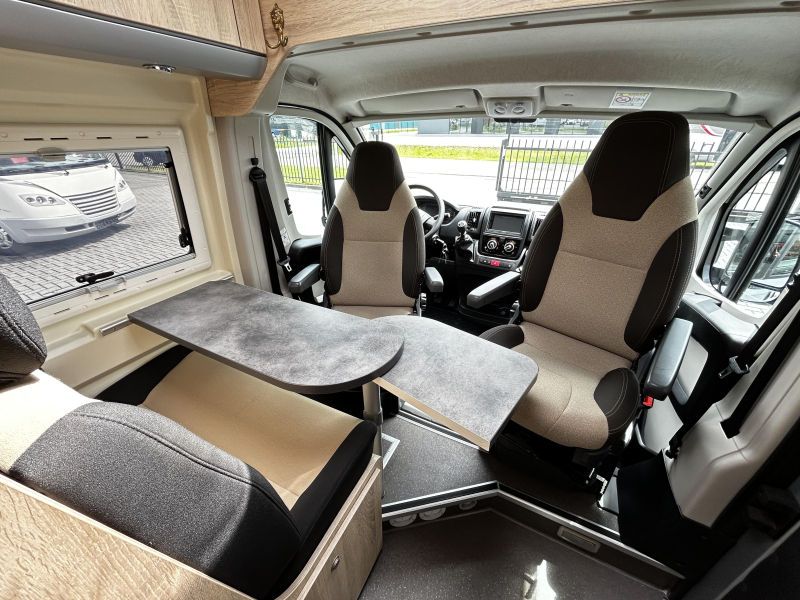 Clever Tour 540 2016/Euro-5/Cama transversal/5.4M foto: 9