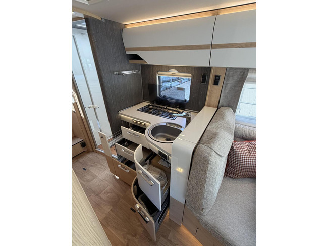 Hymer BML-I 780 MasterLine Bovenkasten Level 2X Airco Lithium foto: 18