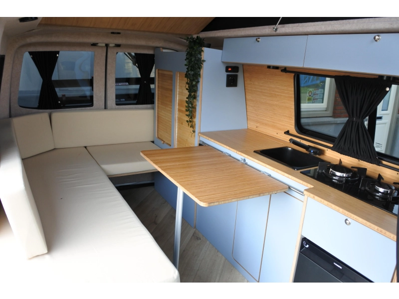 Volkswagen Transporter Buscamper 2022 59500km Foto: 12