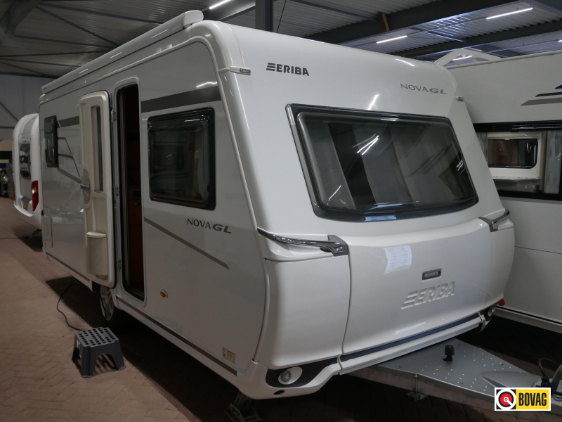 Eriba Nova GL 465 Incl. mover y toldo foto: 0