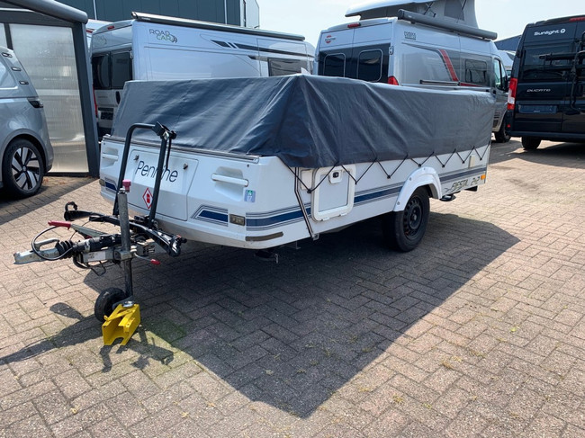 Alpenkreuzer Pennine Fiesta 2+2 Folding Caravan Awning 4 berths kitchen Awning 2011 photo: 6