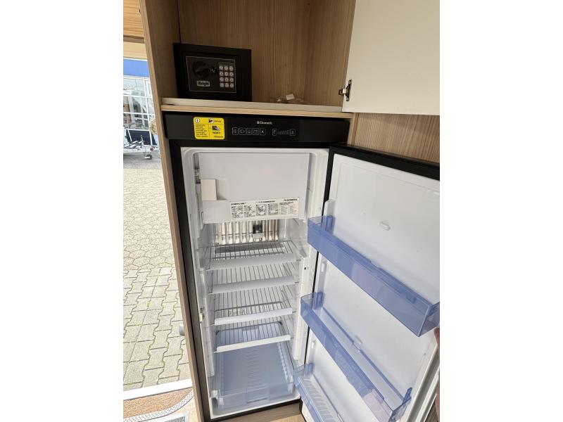 Bürstner Nexxo T 745 - Automaat - Queensbed  foto: 11